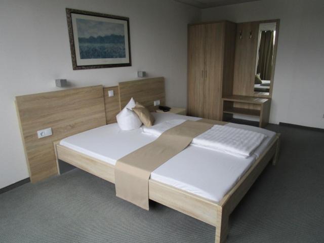 Businesshotel & Appartements Stuttgart-Vaihingen Экстерьер фото