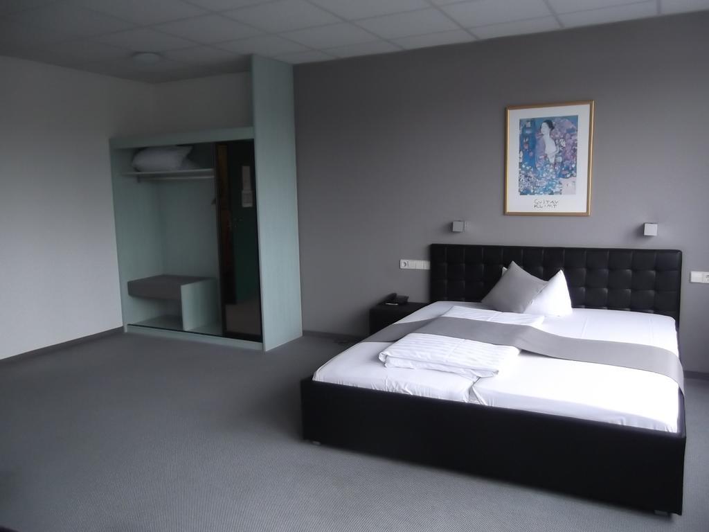 Businesshotel & Appartements Stuttgart-Vaihingen Экстерьер фото