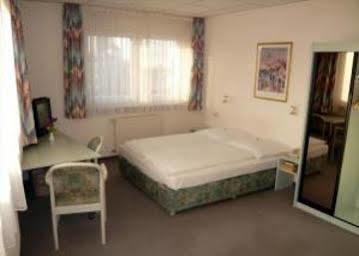 Businesshotel & Appartements Stuttgart-Vaihingen Экстерьер фото